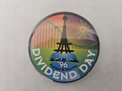 1996 Kings Island Procter & Gamble P&G Dividend Day Pin Button Eiffel Tower