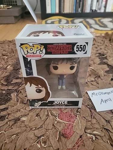 Funko Pop! Vinyl: Stranger Things - Joyce Byers #550