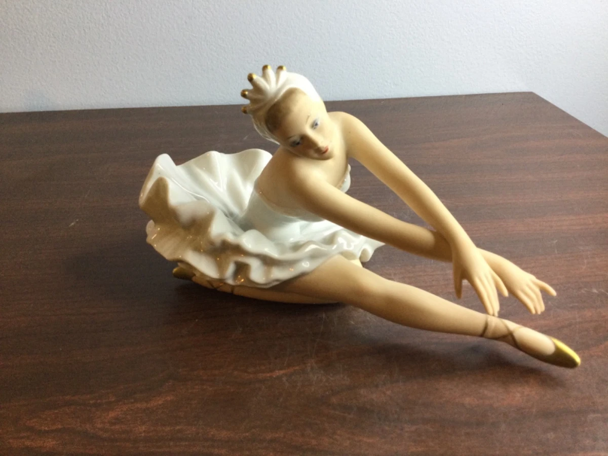 Wallendorf Ballerina In Antique Ceramic & Porcelain Figurines for