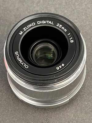 Olympus M.Zuiko Digital ED 25mm 1.8 silber