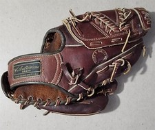 VINTAGE TED WILLIAMS BRAND CHILDS BASEBALL GLOVE RHT SEARS & ROEBUCK RED SOX