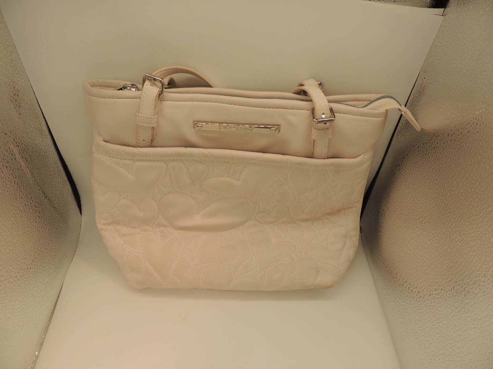 designer BETSEY JOHNSON WHITE be mine xo PURSE QU… - image 4