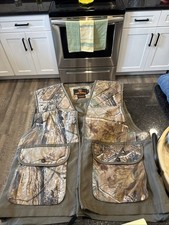 Game Winner Camo Hunting Vest S/M Execellent Condition