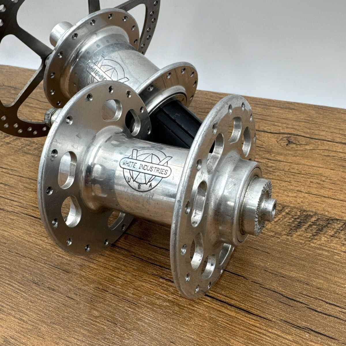 Vintage White Industries Front Rear Hub 32 Hole 100 135 mm 3 Vintage White Industries Front Rear Hub 32 Hole 100 135 mm 3
