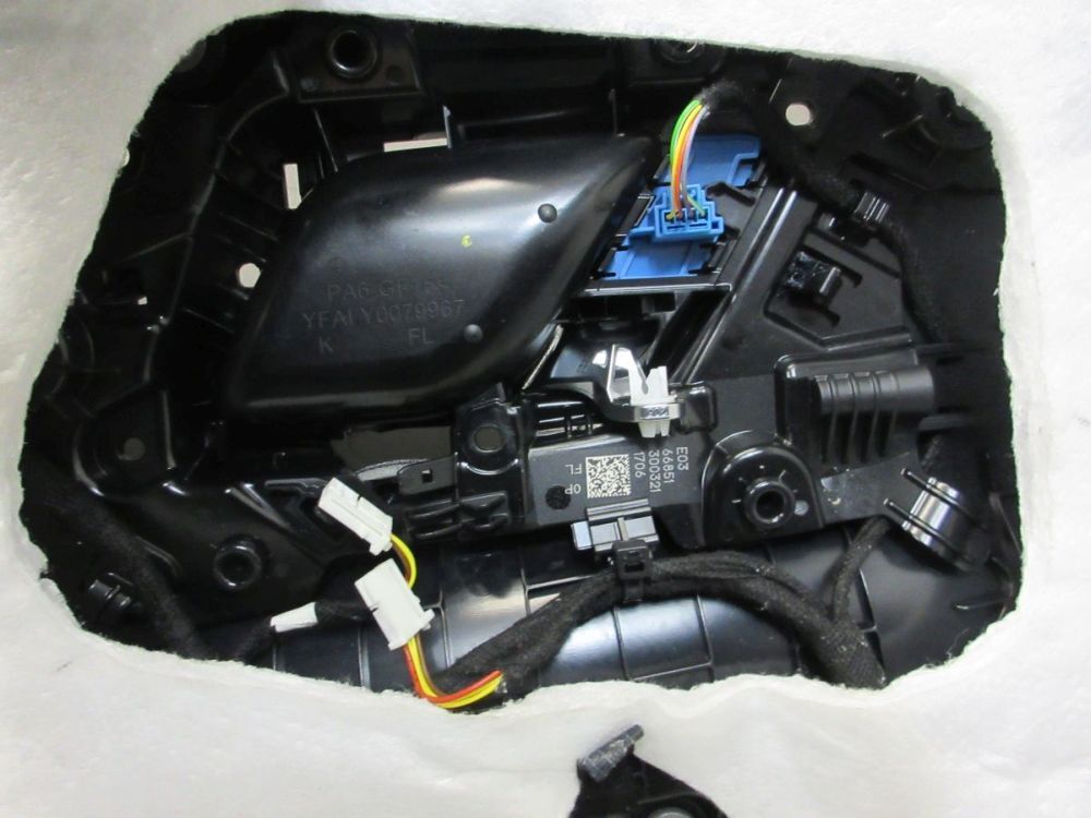 Front Left Door Trim Black / Gray Leather Fits MERCEDES-BENZ Front Left Door Trim Black / Gray Leather Fits MERCEDES-BENZ