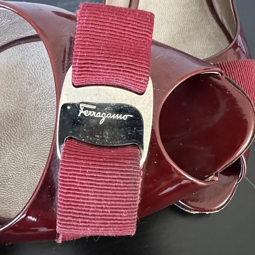 Salvatore Ferragamo Women’s Patent Leather Ribbon Peep Toe Pumps Size 10.5 Red - Picture 4 of 9