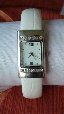 Yves Rocher LBVYR Metall Damen Quartz Armreifuhr weiß NEU getestet Vintage