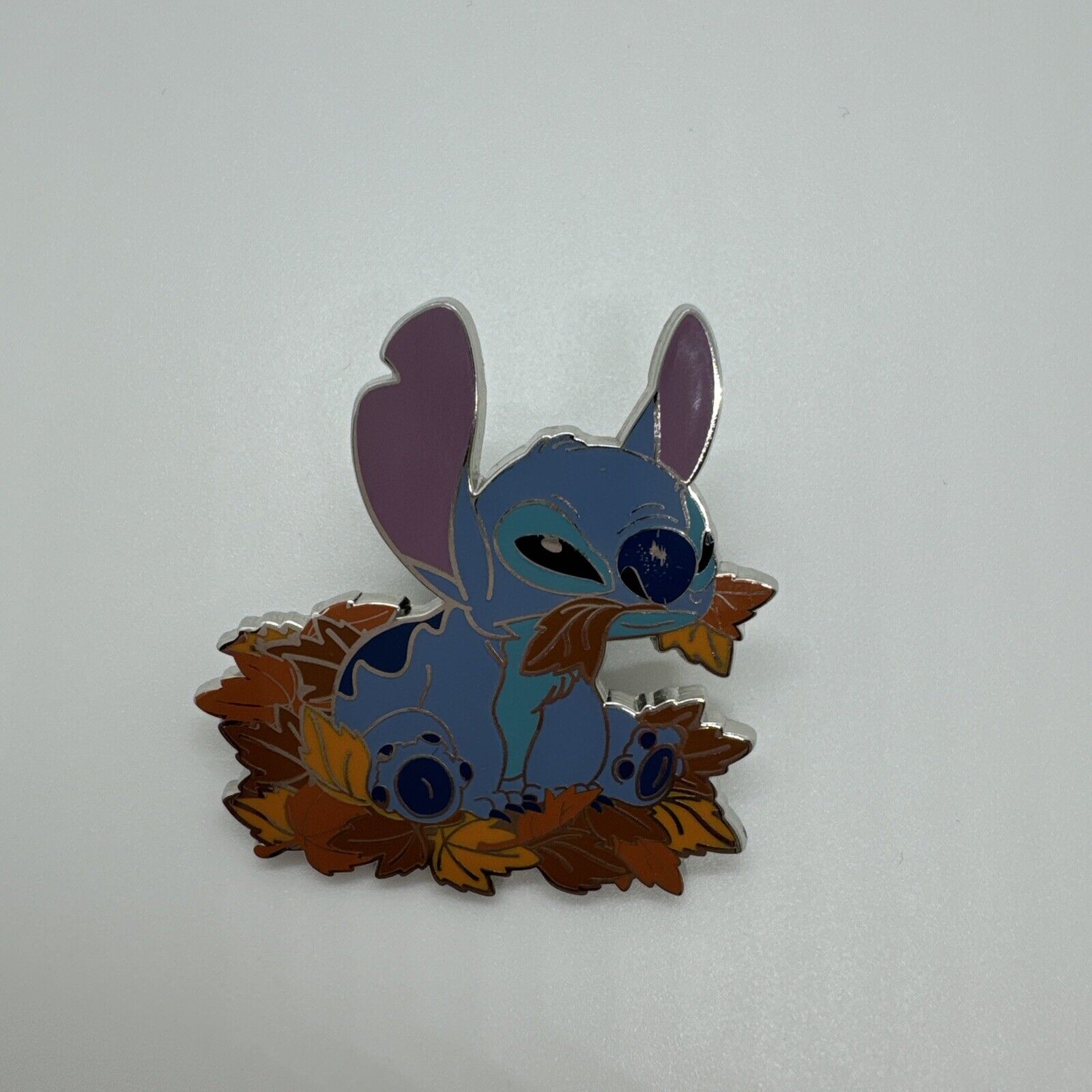 Stitch Autumn Leaves Fall Pin Dogs Mystery Collection Disney Parks 2022 LR
