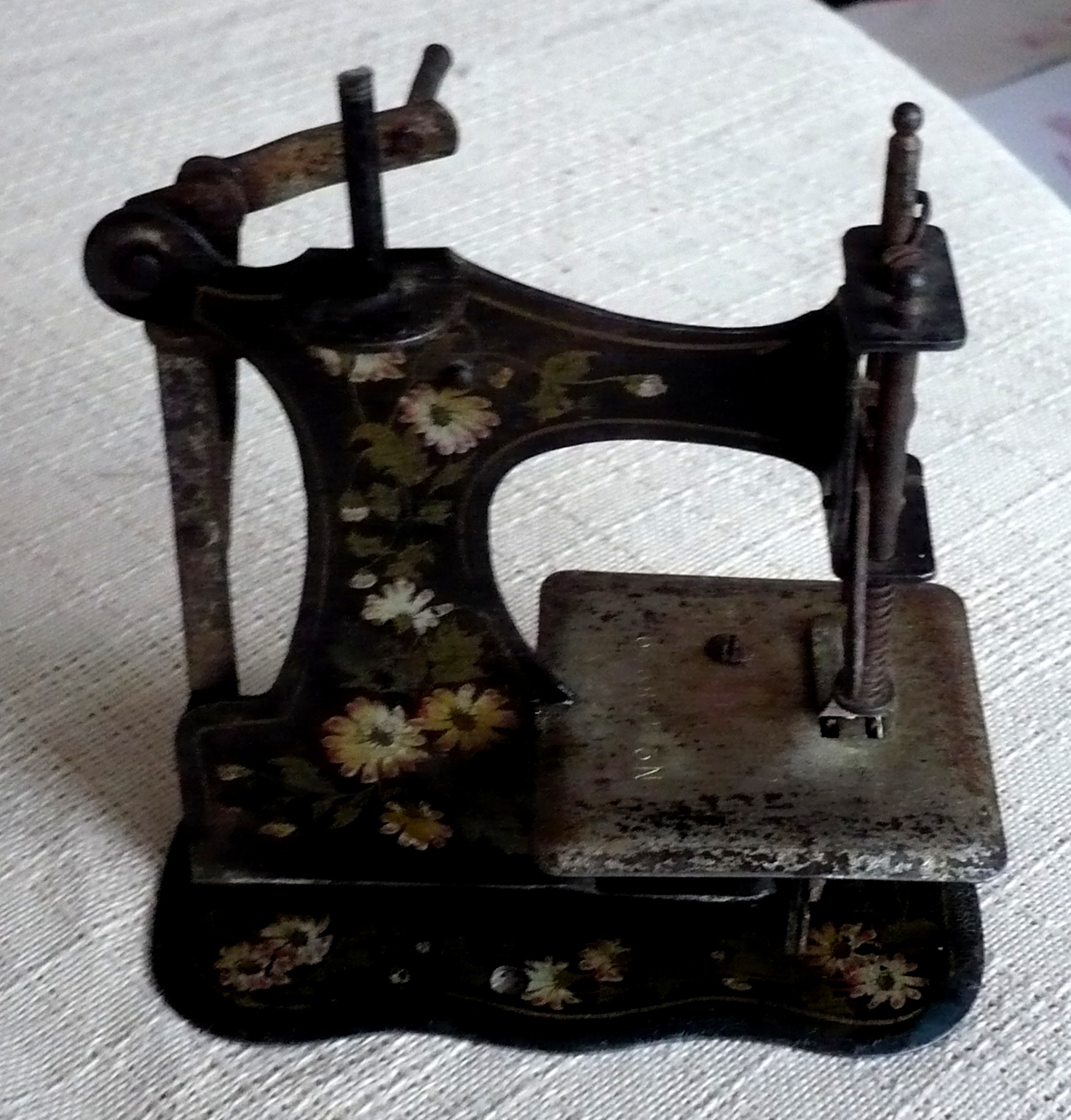 ANTIQUE MULLER RARE TOY SEWING MACHINE NO BASE,No.6?8929 "5 x5" eBay