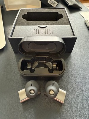 Status Between 3ANC Wireless Earbuds