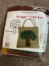 CRAFT YOURSELF SILLY PROGGY TREE BAG KIT NWOT