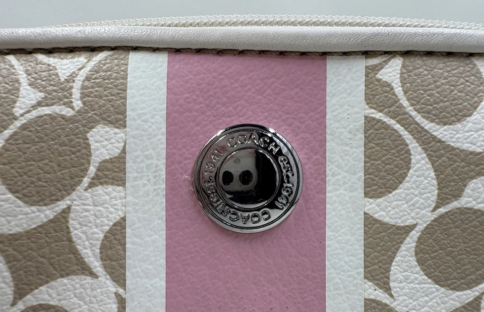 Estuche/bolso de maquillaje vintage Coach rosa y beige con monograma Foto 2 de 4