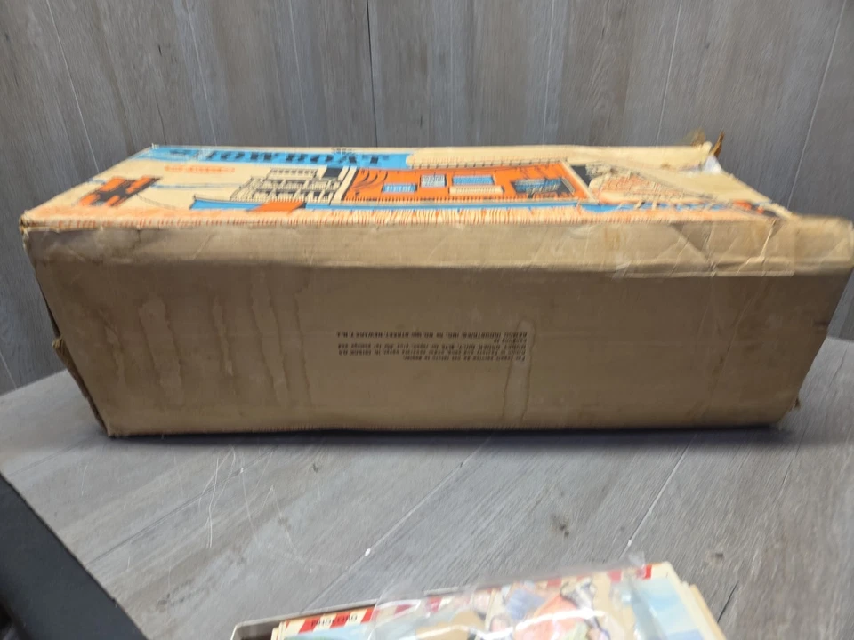 Vintage 1962 Remco Showboat Theater  Playset Toy with Original Scenes & Box - Image 3 of 4