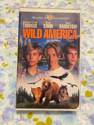 VHS Video WILD AMERICA Jonathan Taylor Thomas Devon Sawa Scott