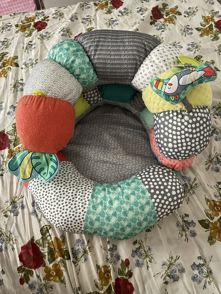 Infantino Go Gaga! Tiempo abdominal y soporte sentado Prop-A-Pillar Foto 2 de 2