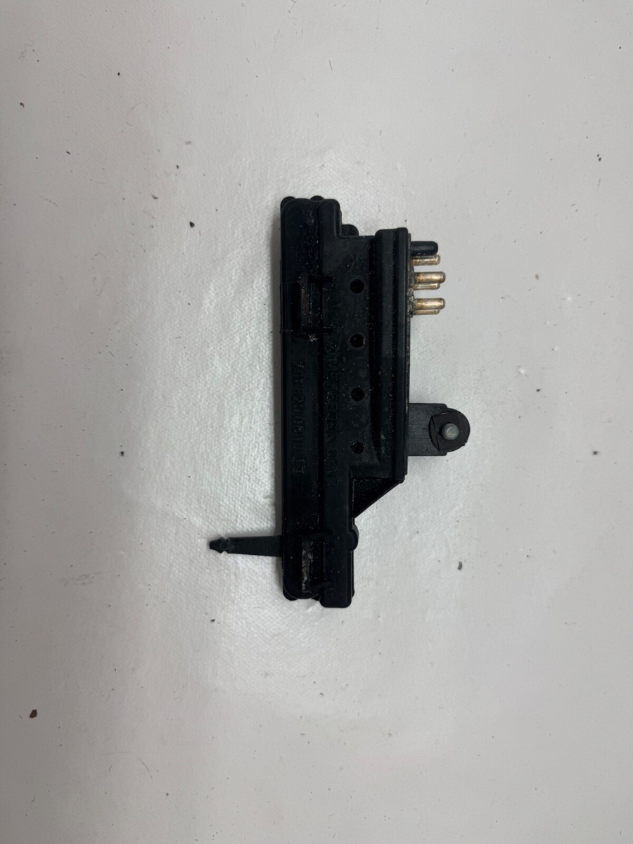 MERCEDES BENZ 190e W201 Switch Ventilation 2018200810 Old Stock