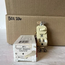 Pass & Seymour Combination Switch Receptacle 691-I Ivory 1P 15A