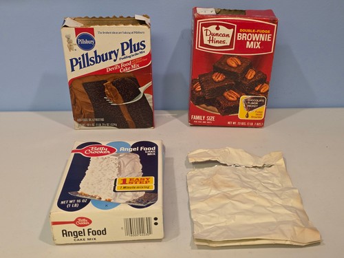 1980s Duncan Hines & Pillsbury & Betty Crocker Cake Mix 3 Empty Partial Boxes