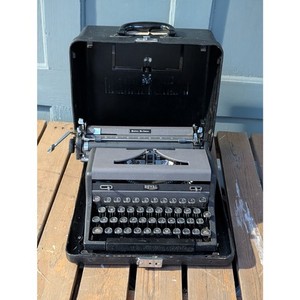 Portable Typewriter with Case | eBay