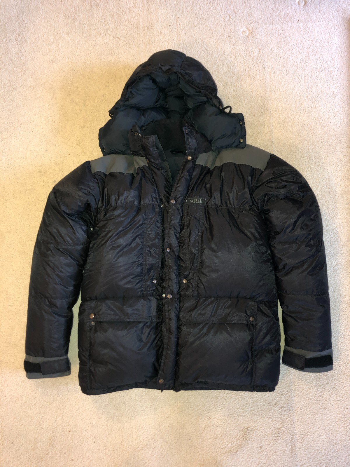 Chaqueta de plumón RAB - negra, Pertex, Special Exped. Hecho a mano en Sheffield, mediano