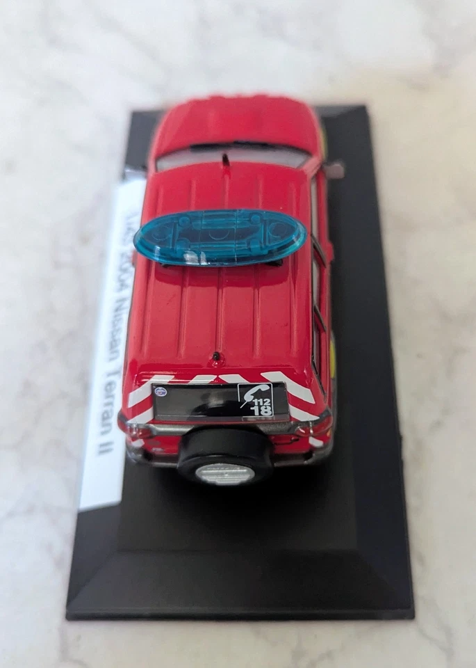 Vehículo de Bomberos Nissan Terrano II Escala 1/43 Modelo Diecast Foto 4 de 4