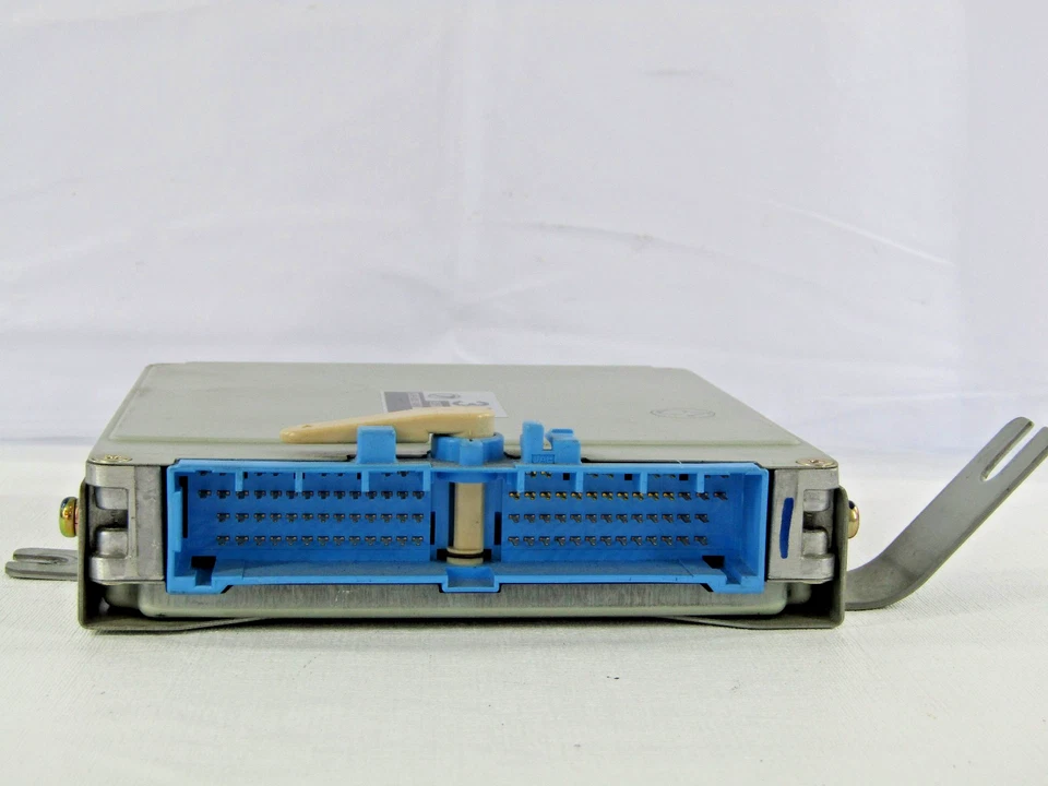 Компьютерный модуль управления двигателем 1997 Subaru Impreza EGI 2,2 л ECU ECM 22611AD400 - Изображение 3 из 4