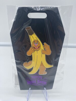 D23 Gold Member Fozzie Bear Banana Halloween Costume Pin Muppets Haunted Mansion