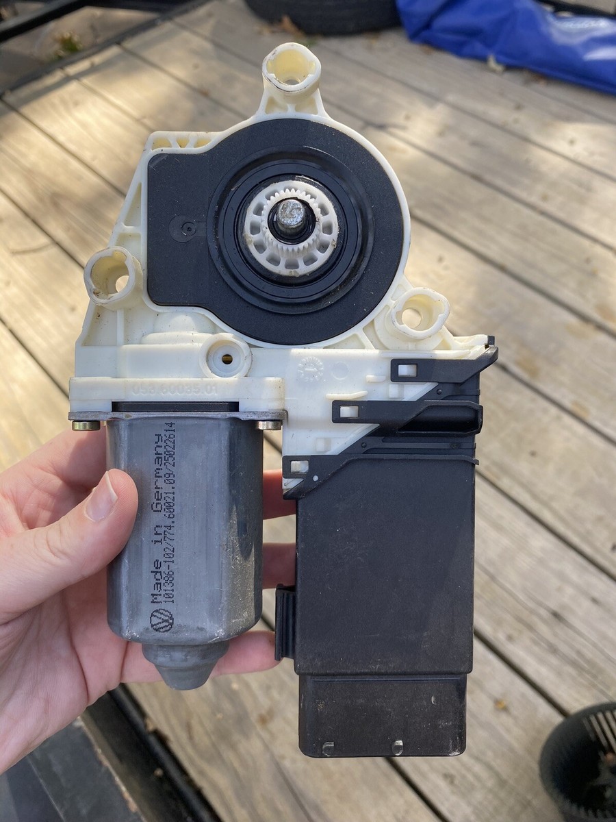 Bosch 9776 105415 301 Right Hand Passenger Side Window Motor 2002