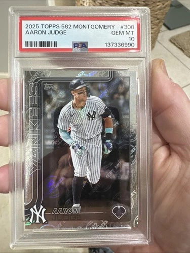 2025 TOPPS 582 MONTGOMERY #300 AARON JUDGE POP 2 PSA 10