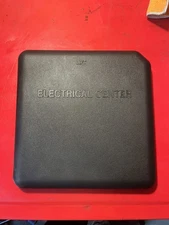 00-02 SILVERADO SIERRA DIESEL UNDER HOOD ENGINE RELAY FUSE BOX TOP LID COVER