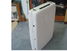 ~ FOLDING MASSAGE BED ~ WHITE Portable adj Metal Legs BEAUTY Tattoo Table BNEW