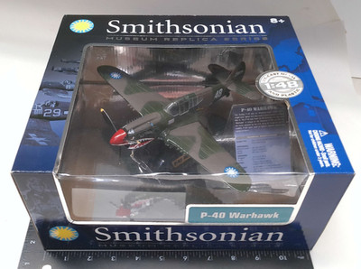 1:48 P-40 Warhawk Fighter Prop Airplane Smithsonian Series SLP38 NEW Old Stock