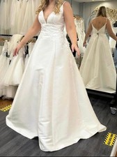 WEDDING DRESS, NEVER WORN. NEVER ALTERED. BRAND NEW. RRP £1250