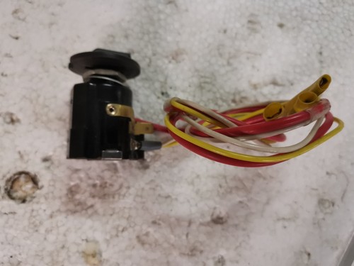 L85 VENTILATOR SCHALTER SKODA FAVORIT FORMAN PICKUP 443853285040 CZ DACIA VW