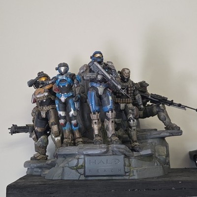 Microsoft Halo: Reach Noble Team Legendary Edition Multi-Character Statue 2010
