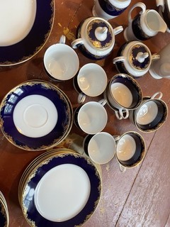 Rosenthal Porzellan Kaffee/ Speise Gedecke weiß/blau Goldrand spülmaschinenfest