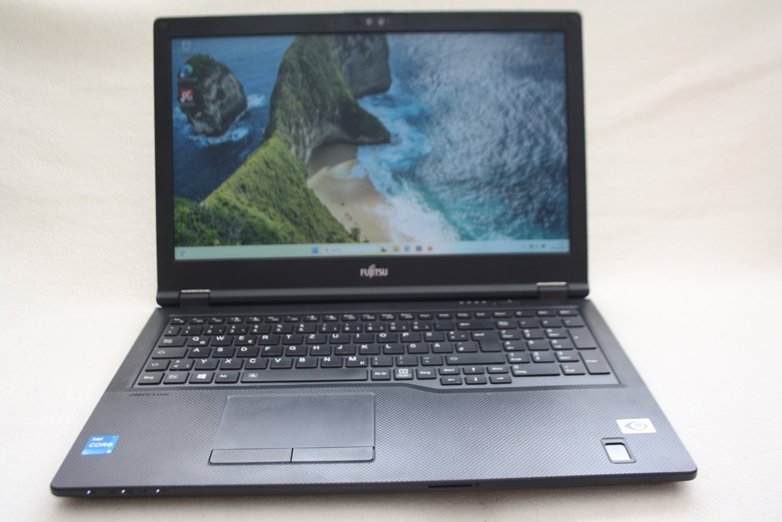 Fujitsu Lifebook E5511, i5-1135G7, 15,6″ Full HD, 16GB RAM, SSD 256GB, WIN 11