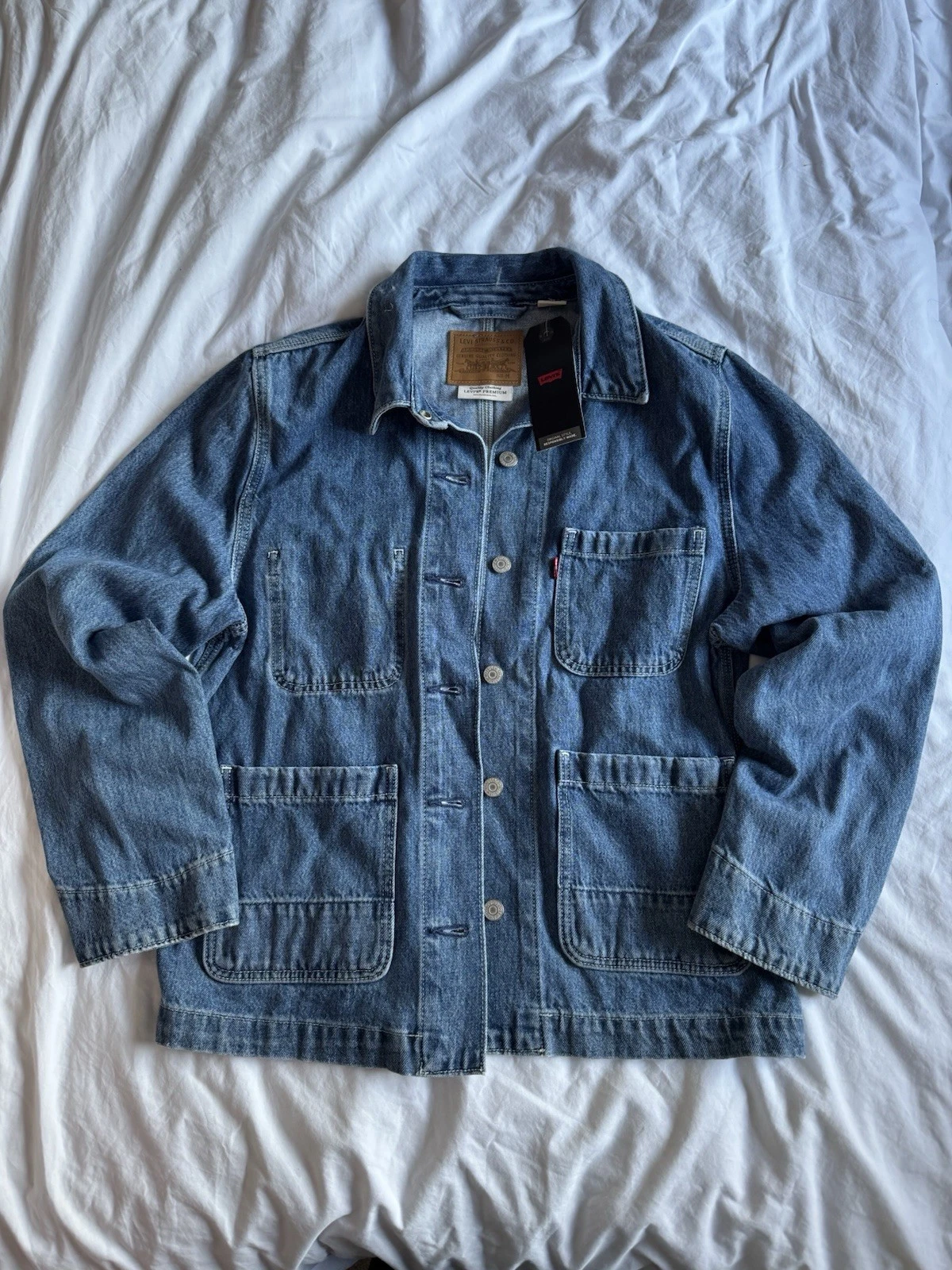 Levi Jean Tucker Jacket/ Size Medium New with Tags Never Worn