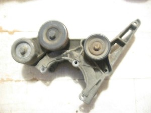 88 95 Chevy 1500 4.3 5.0 5.7 Air Conditioner AC Compressor BRACKET  10118751