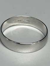 9ct WHITE GOLD WEDDING RING