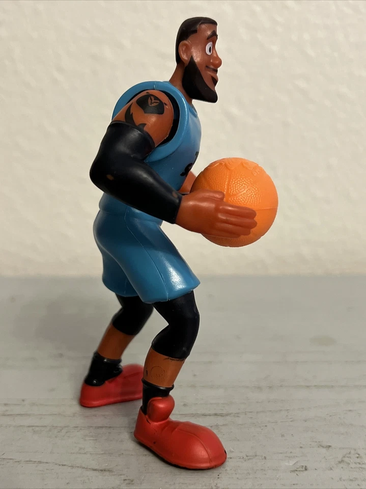 "FIGURA DE ACCIÓN SPACE JAM TUNE SQUAD MICHAEL JORDAN CON PELOTA 4,5"" MCDONALDS JUGUETE" Foto 3 de 4