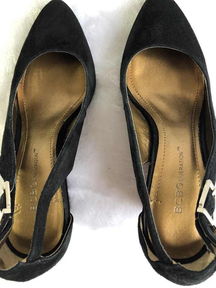 Sapatos femininos BCBGeneration 6B camurça preta salto cunha bomba - Imagem 3 de 4