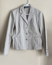 Beige Rafaella Petites Collared Long Sleeve Blazer Size 8. Made in Viernam