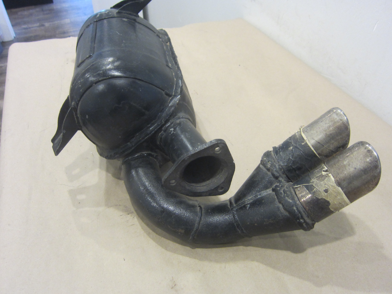 Ferrari 512 BB / 512 BBi. RH Exhaust Silencer. Par t# 110309