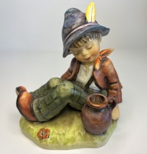 Hummel Vintage Porcelain Figurine 1976 Limited Edition “ Coffee Break”