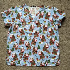 Cassandra O Scrub Top Women's Baby Blue Christmas Santa Trees XL V-Neck EUC