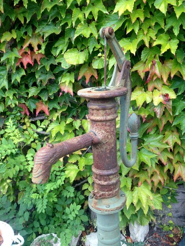 Pompe à bras en fonte ancienne de hauteur : 140 cm en état de marche - Photo 4/10