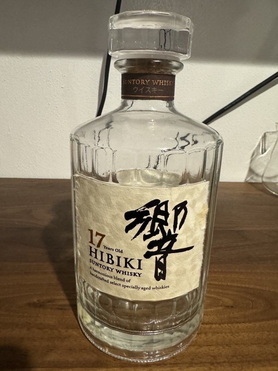 Hibiki 17年 ウイスキー 700ml 空瓶12本セット Hibiki 17 & Yamazaki 12 Years Old Baby Bottle Gift Set