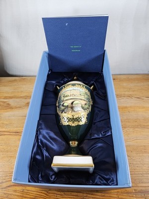 EINE SELTENE WEDGWOOD ''GENIUS COLLECTION'' CHATSWORTH HOUSE VASE LIMIT EDITION 32 / 150