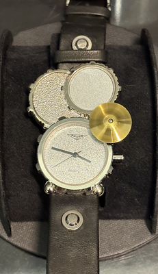 IN ORIGINAL BOX Vintage 2001 ZX - The ZZYZX Drums Watch w/ Studded